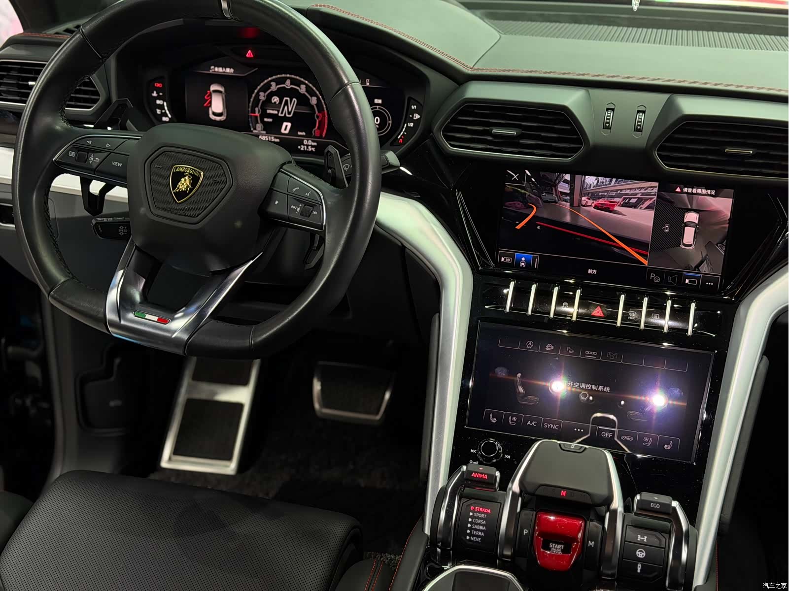 Lamborghini Urus, 2023 19