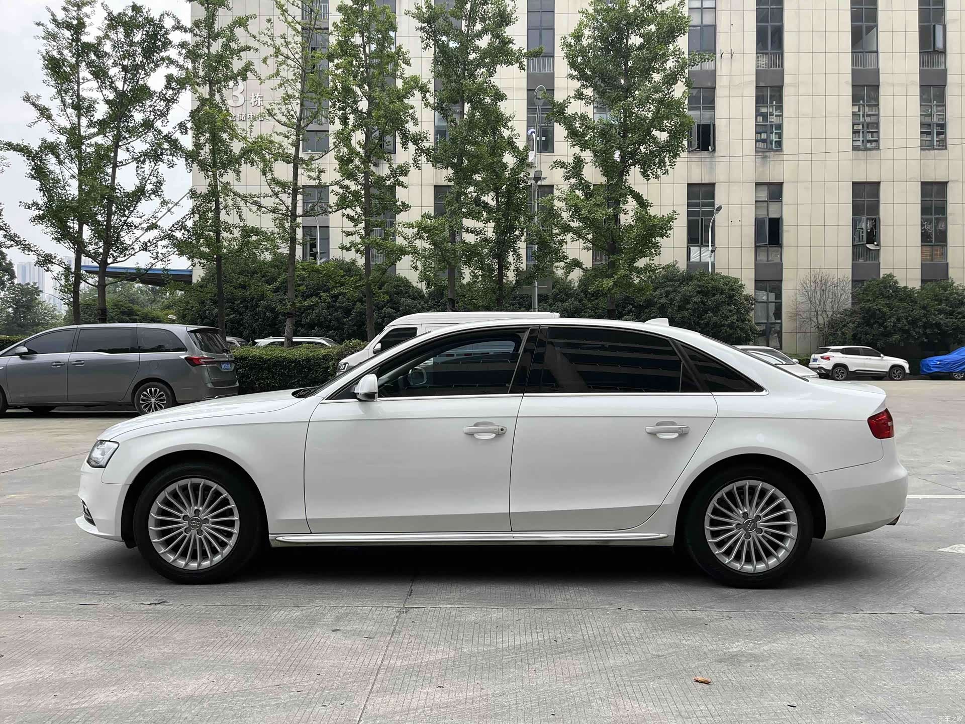 Audi A4L, 2016 4