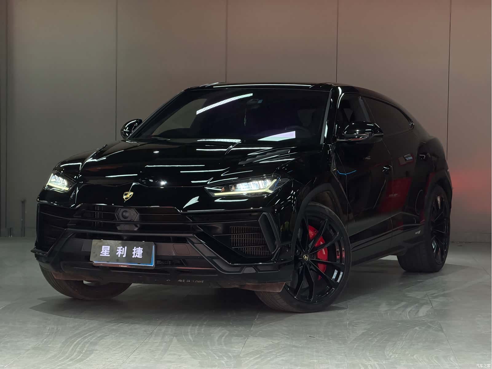Lamborghini Urus, 2023 17
