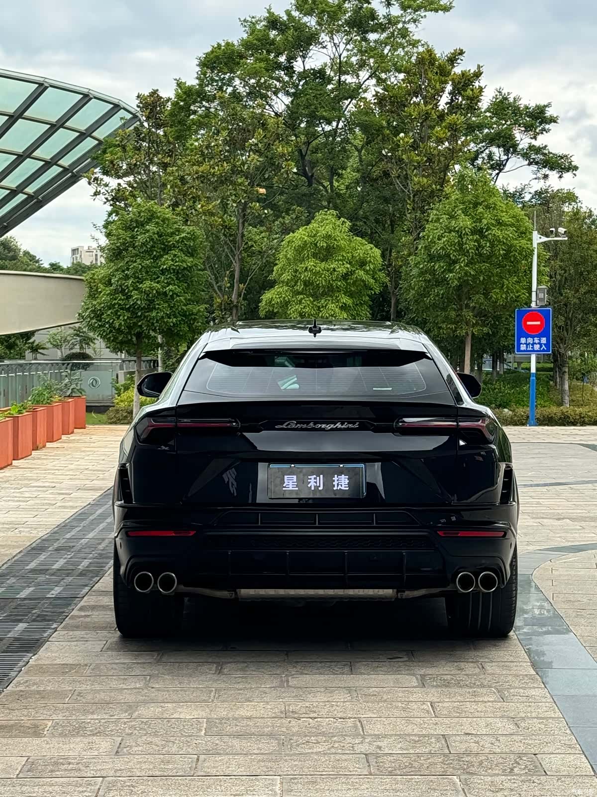 Lamborghini Urus, 2023 все фото