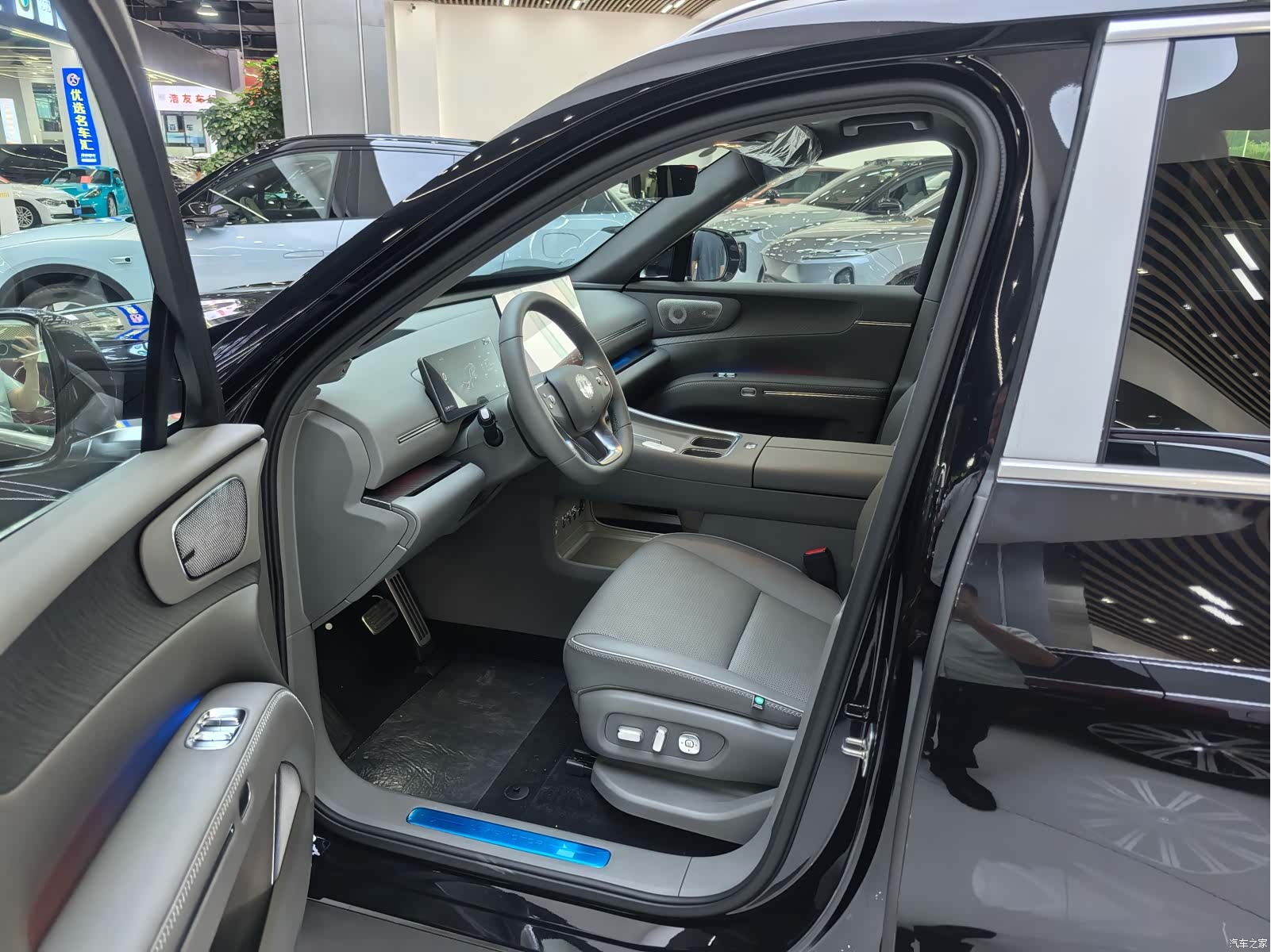 Leapmotor D19, 2026 12