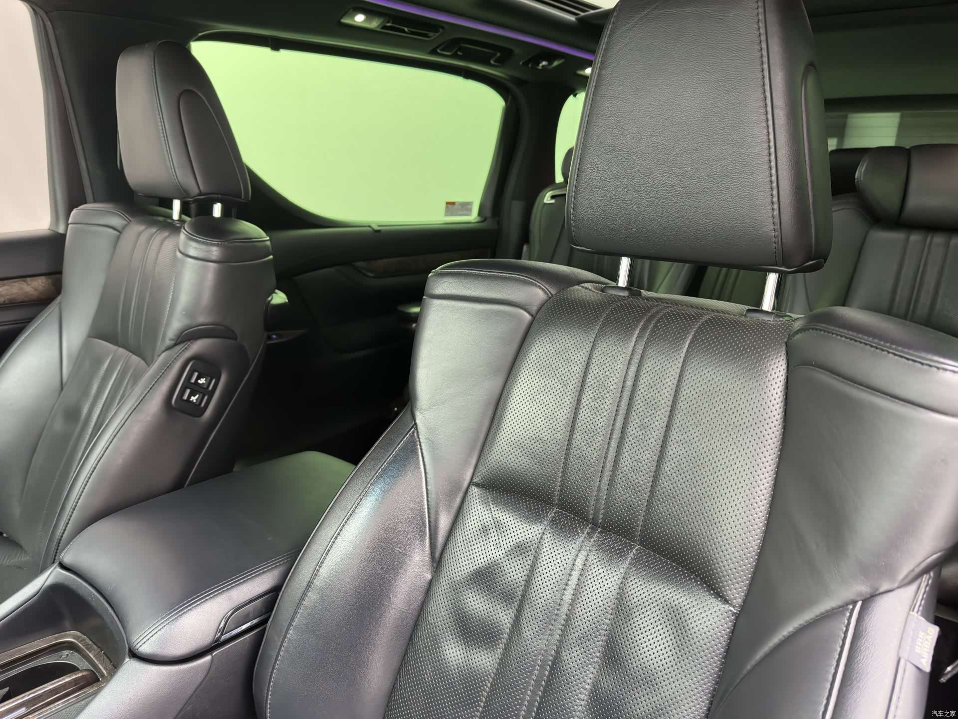 Toyota Alphard, 2019 24
