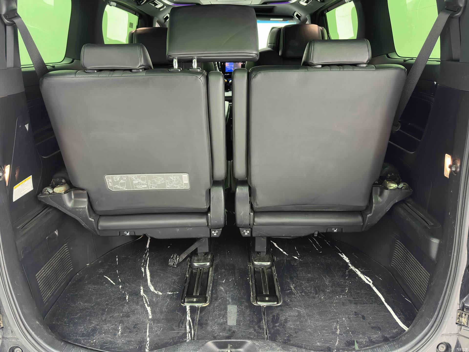 Toyota Alphard, 2019 8