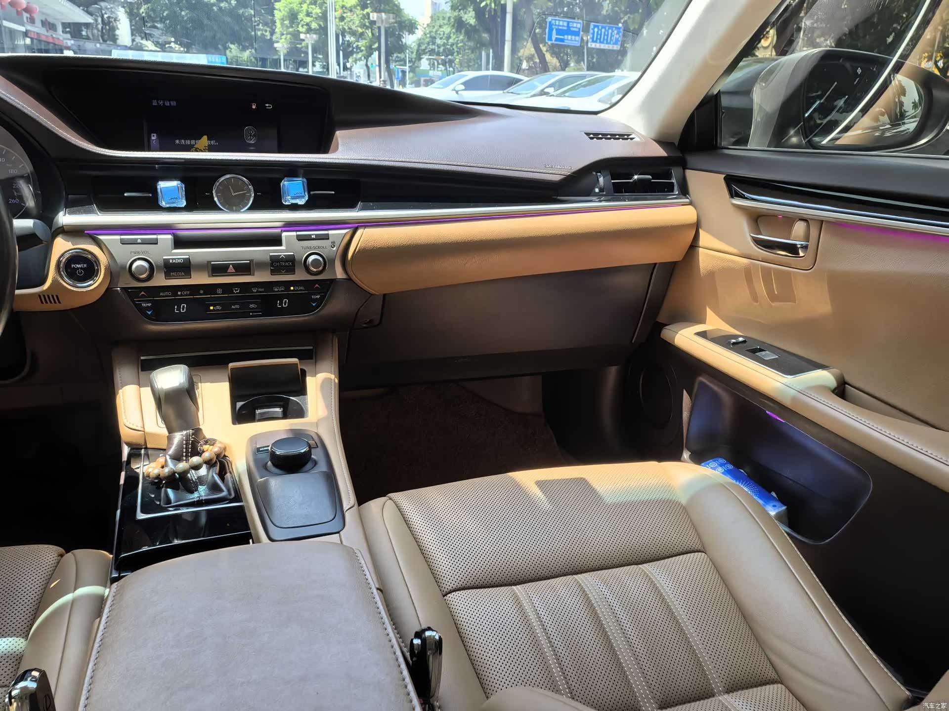 Lexus ES, 2017 12