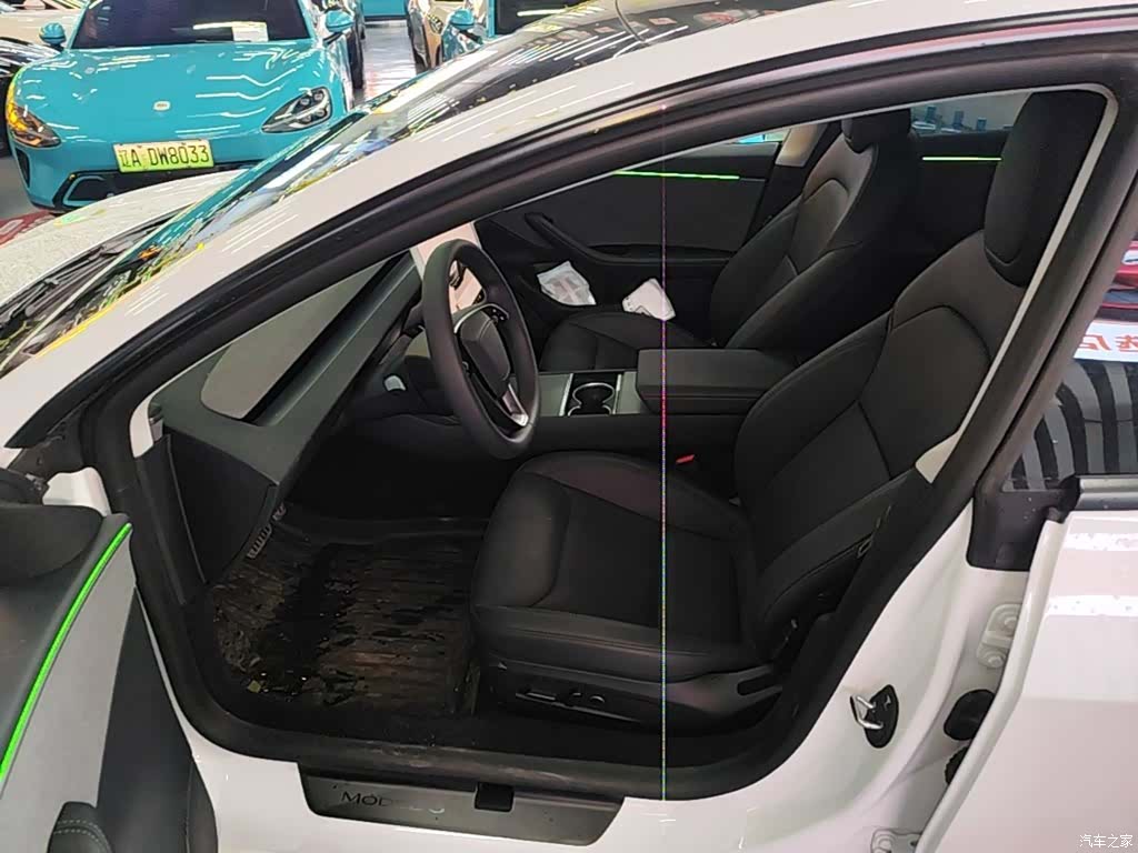 Tesla Model 3, 2025 16