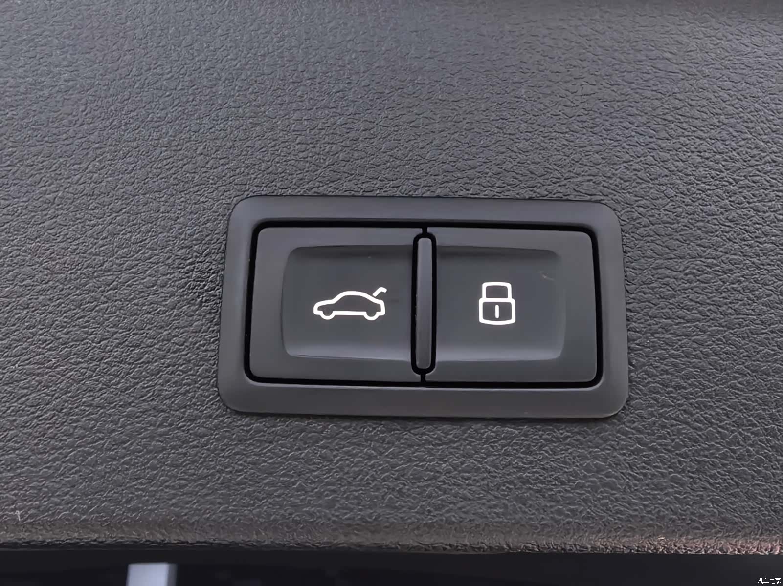 Audi Q2L, 2023 22