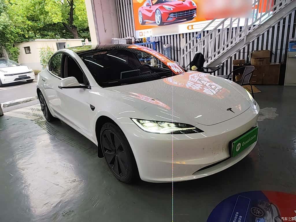 Tesla Model 3, 2025 4