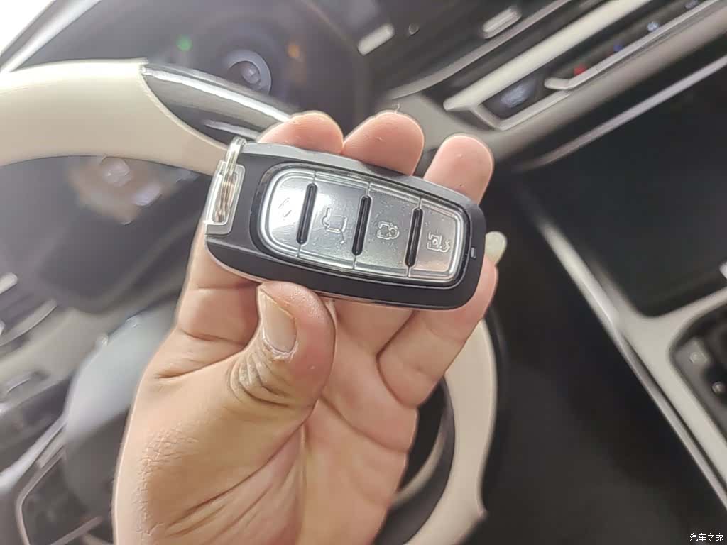 Geely Emgrand, 2023 17