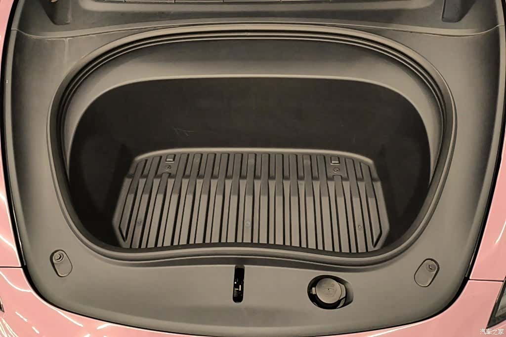 Tesla Model 3, 2024 10