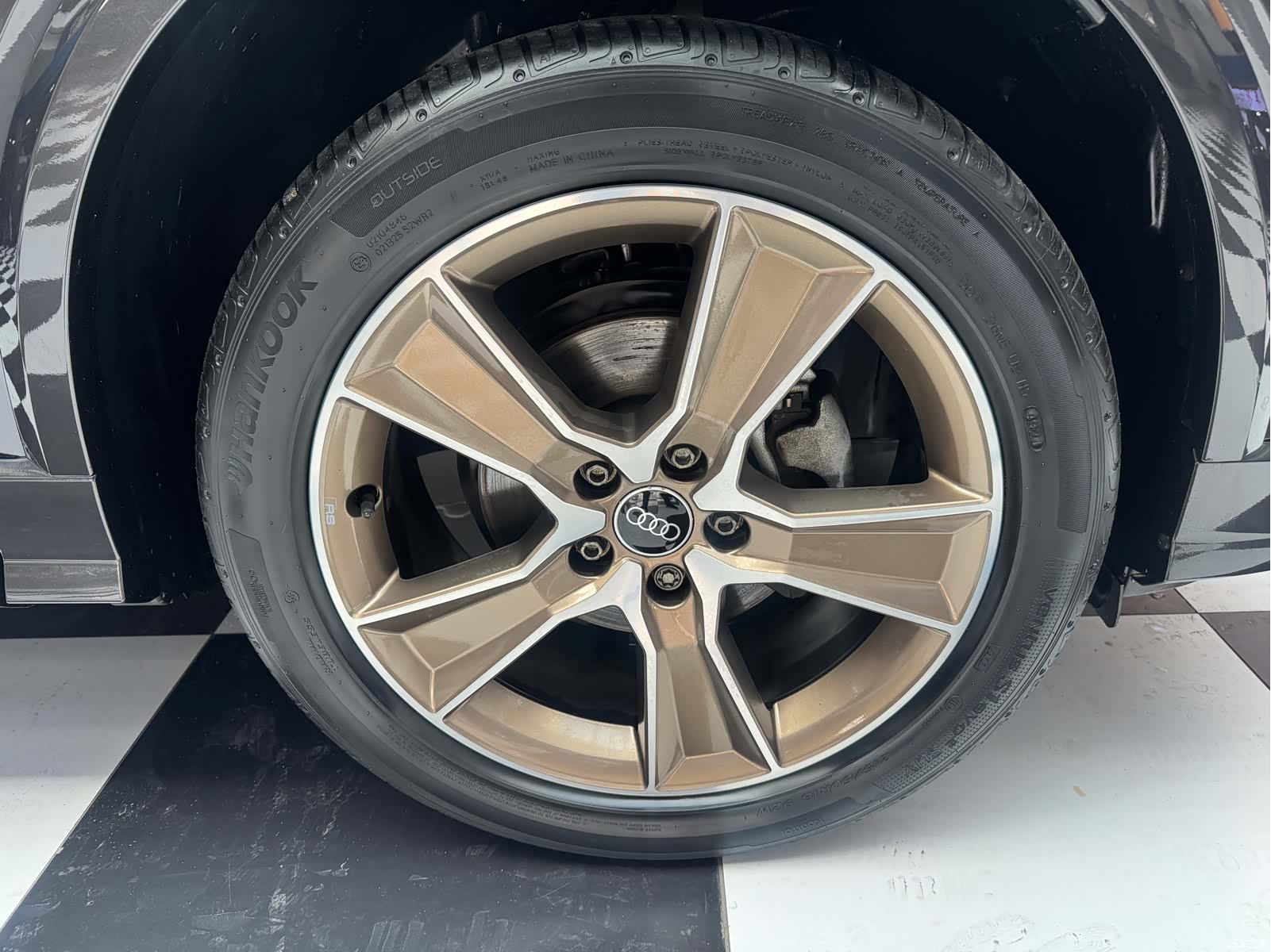 Audi Q2L, 2022 все фото