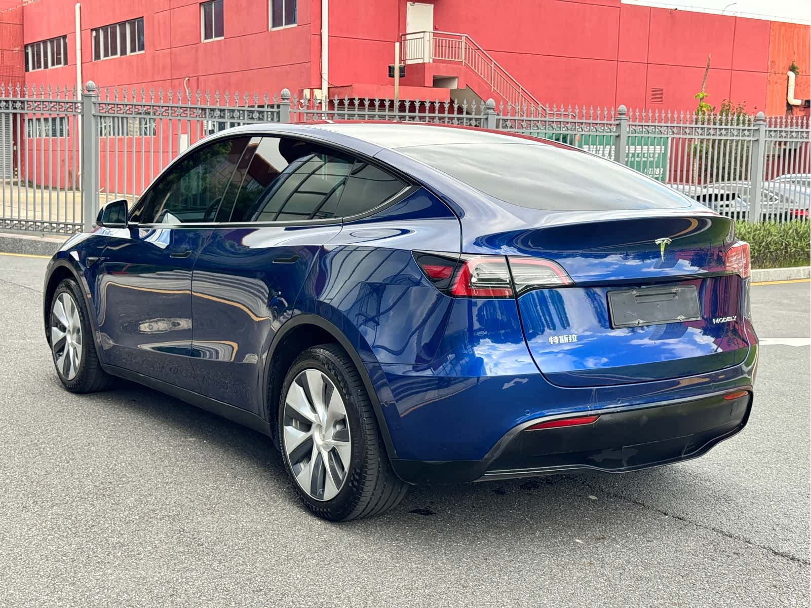 Tesla Model Y, 2021 4