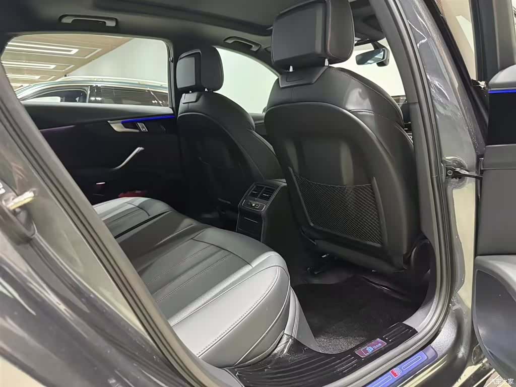 Audi A4L, 2026 15