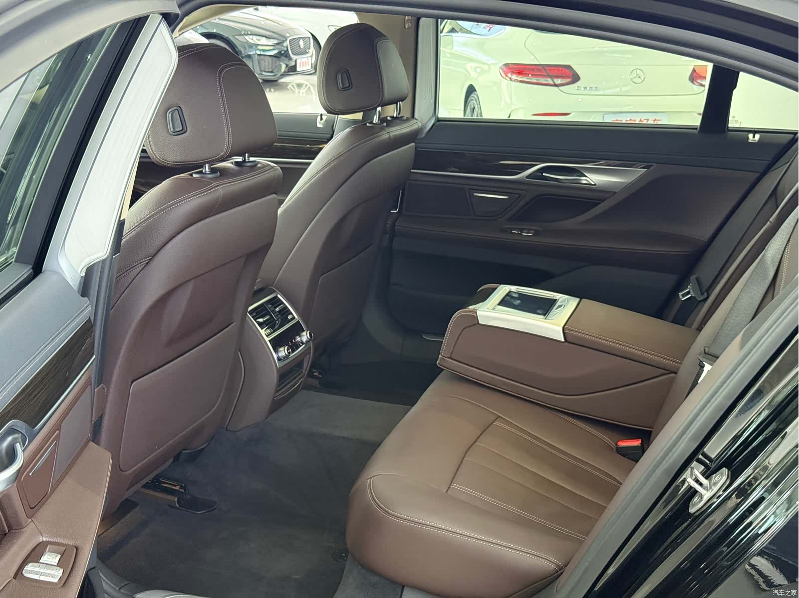 BMW 7 Series, 2017 все фото