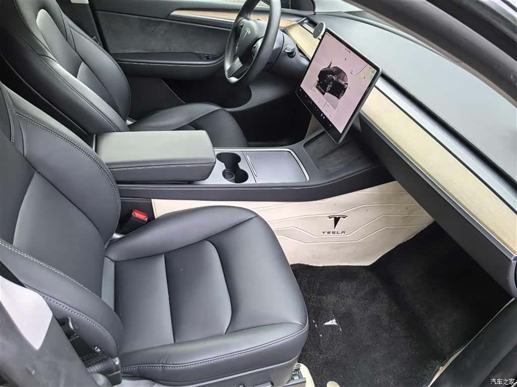 Tesla Model Y, 2022 12