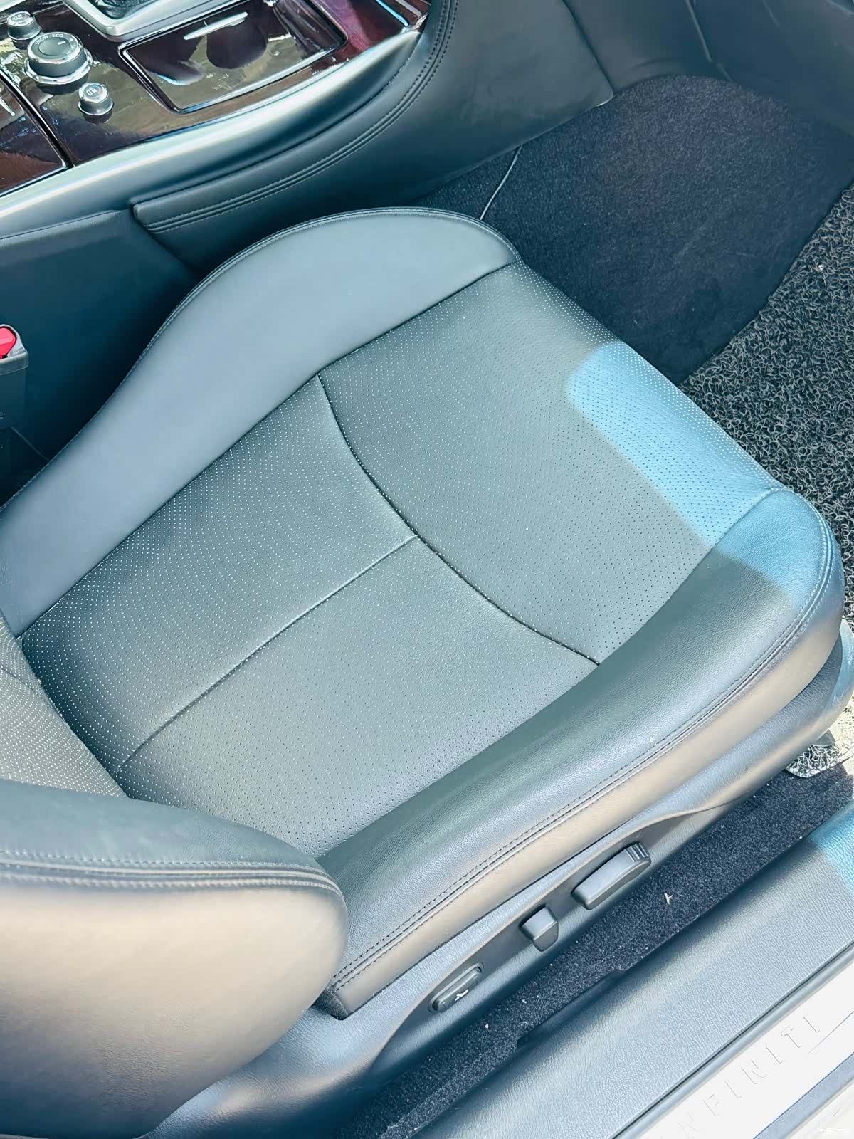 Infiniti Q70, 2015 22
