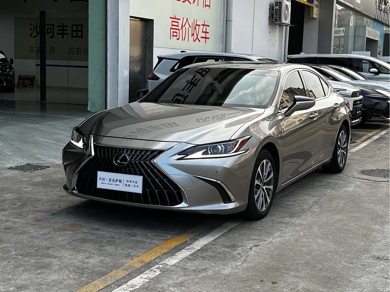 Lexus ES, 2023 1