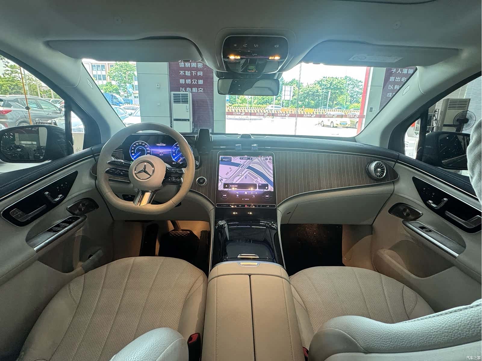 Mercedes-Benz EQE, 2024 10