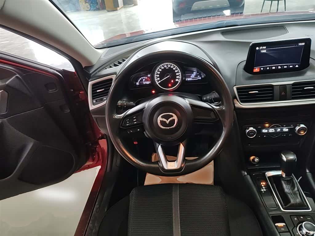 Mazda Mazda3, 2017 11