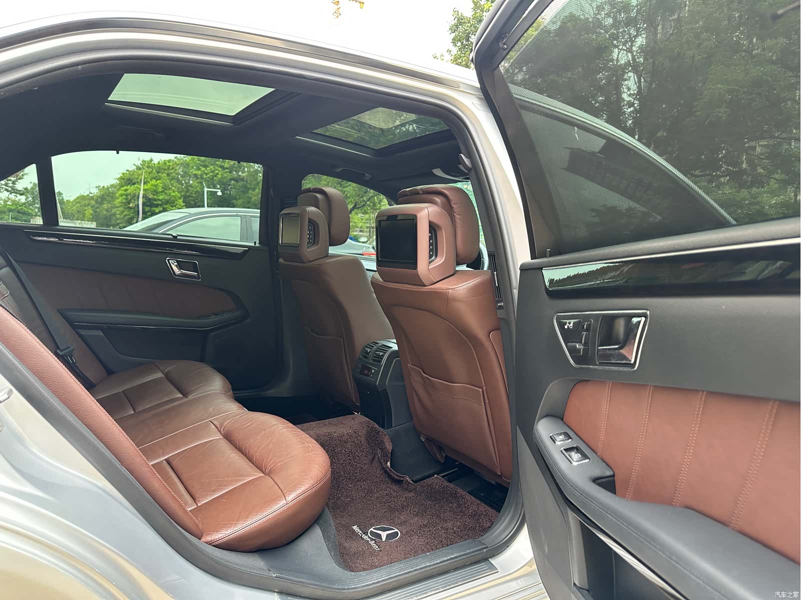 Mercedes-Benz E-Class, 2011 10