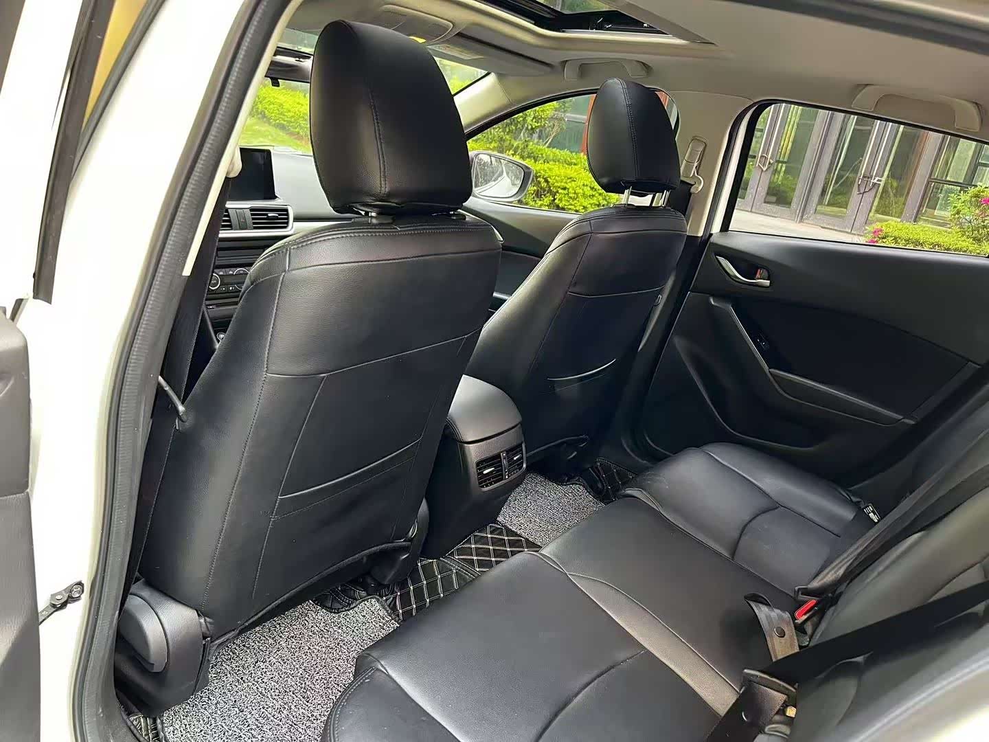 Mazda Mazda3, 2018 12