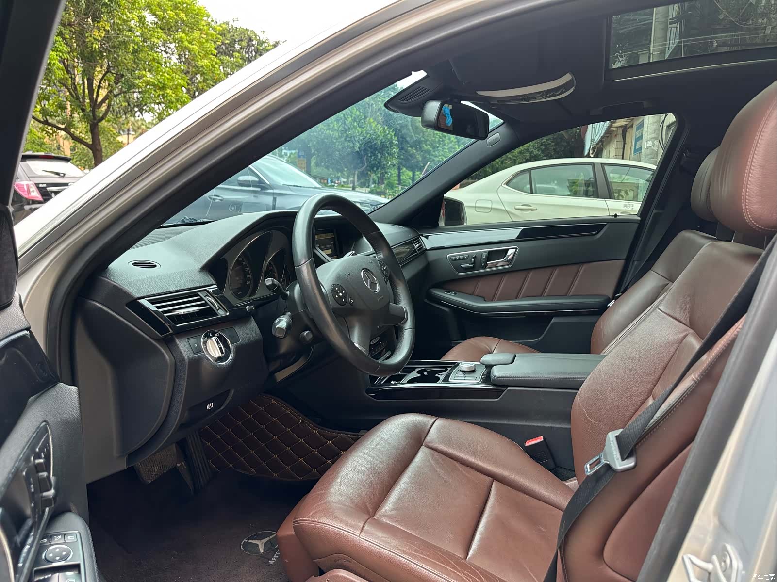 Mercedes-Benz E-Class, 2011 7