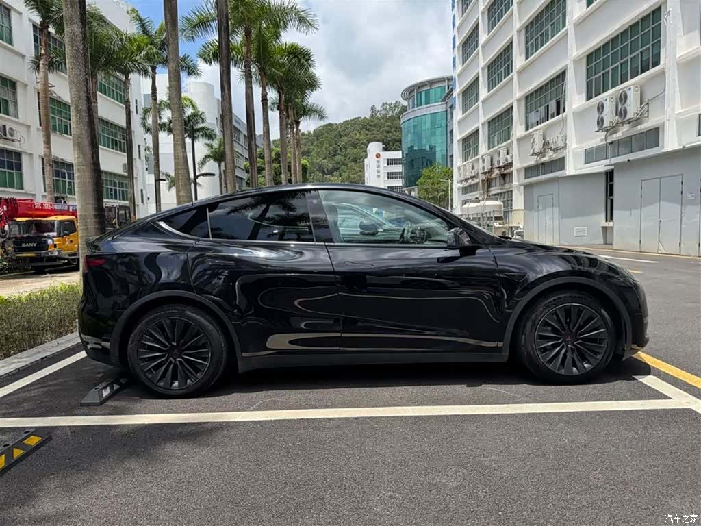 Tesla Model Y, 2021 11