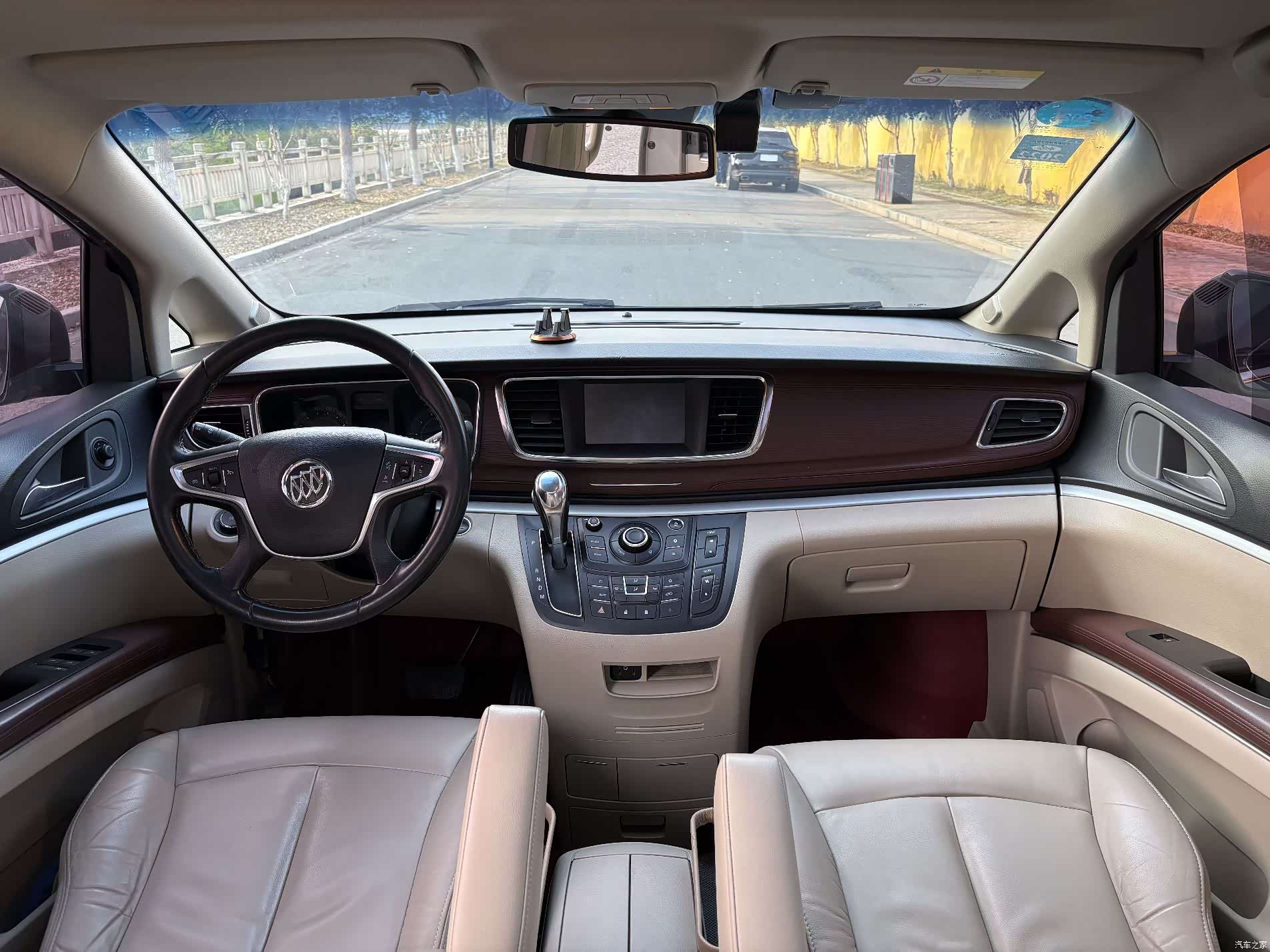Buick GL8, 2018 4