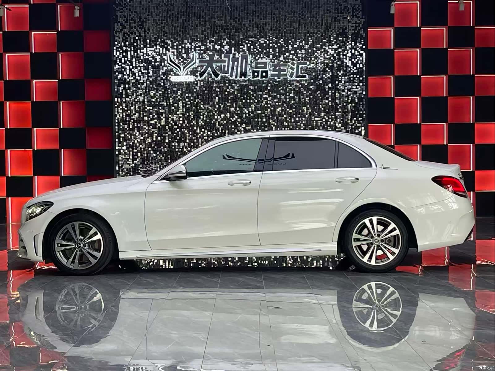 Mercedes-Benz C-Class, 2020 3