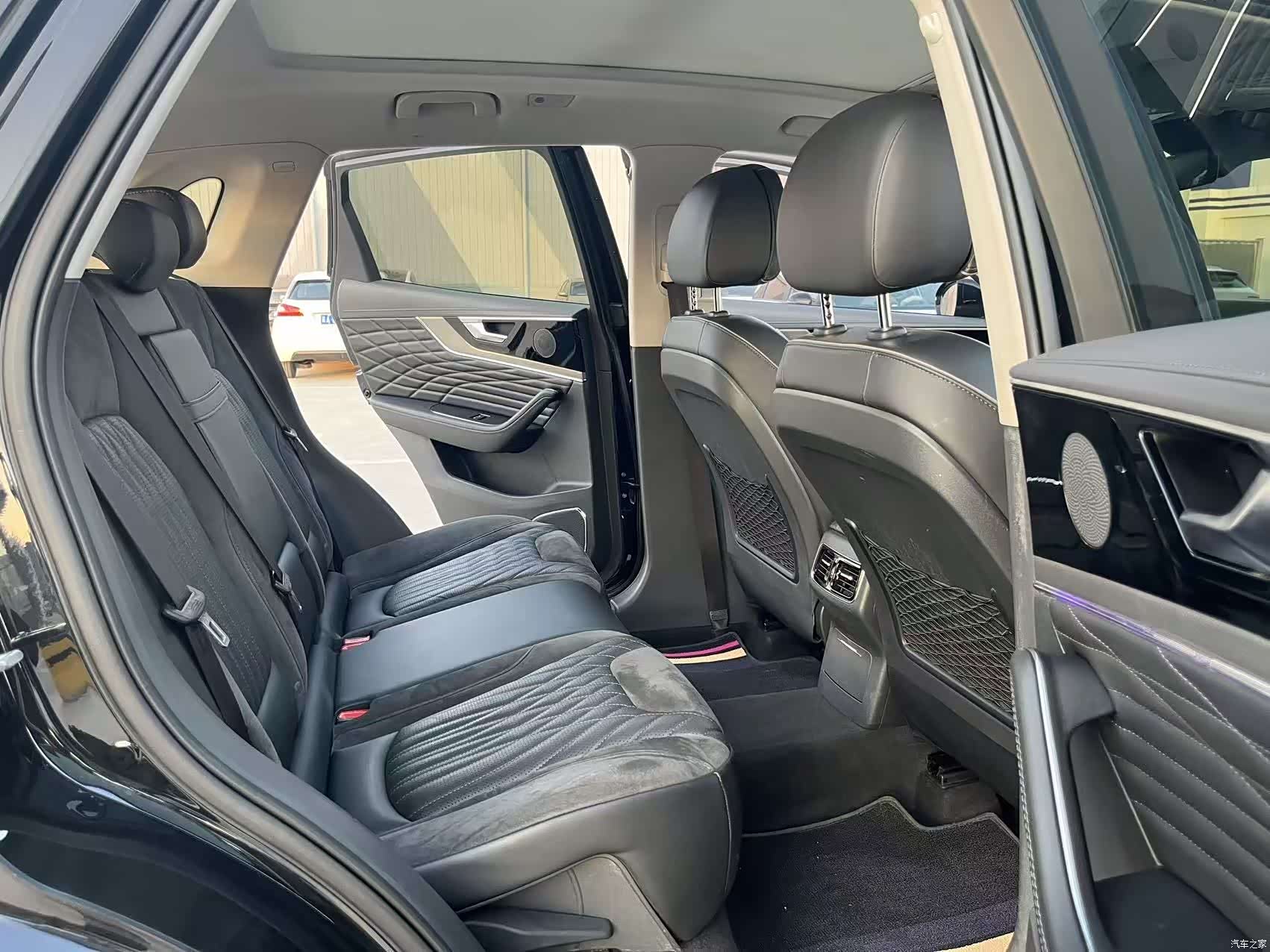 Hongqi HS5, 2022 8