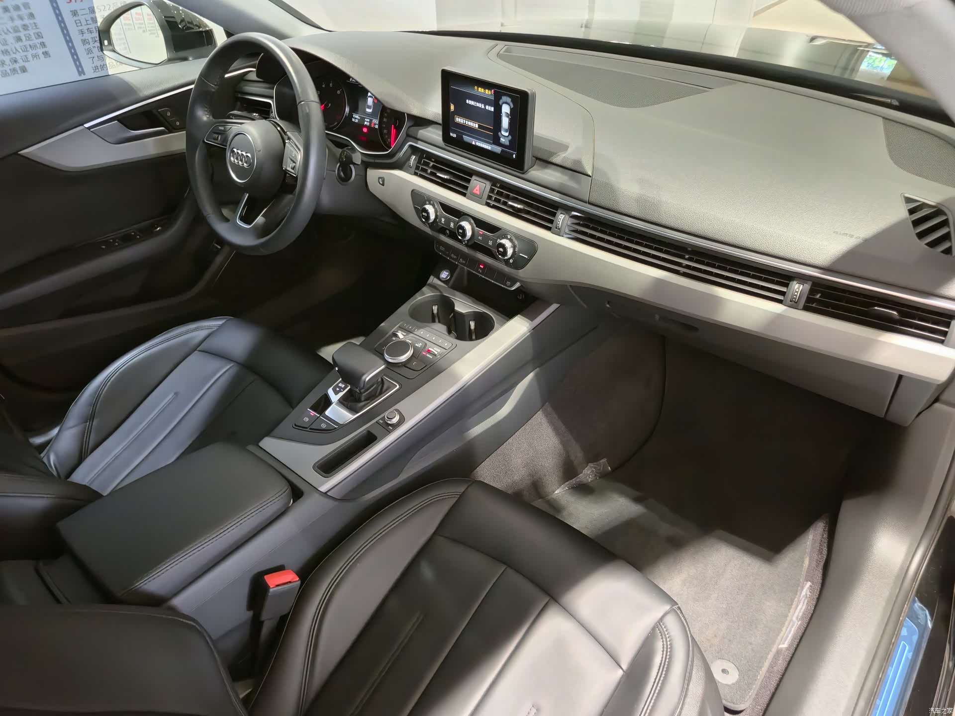 Audi A4L, 2019 16
