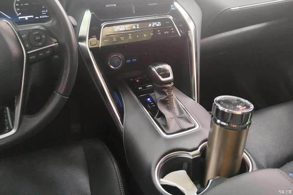Toyota Venza, 2022 16