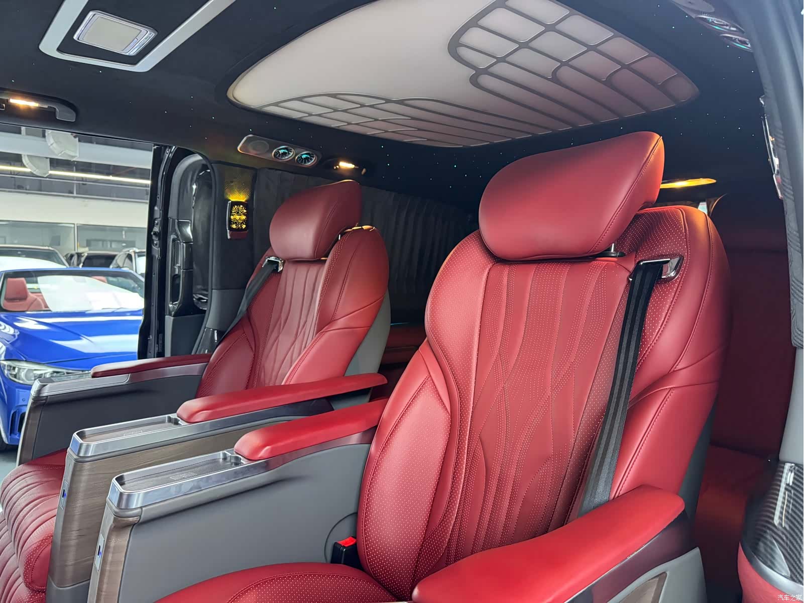 Mercedes-Benz 7, 2021 12