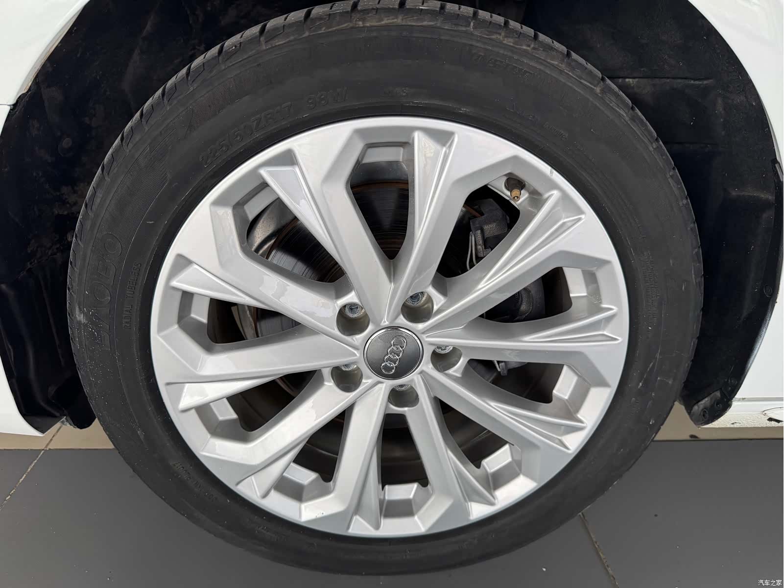 Audi A4L, 2019 11