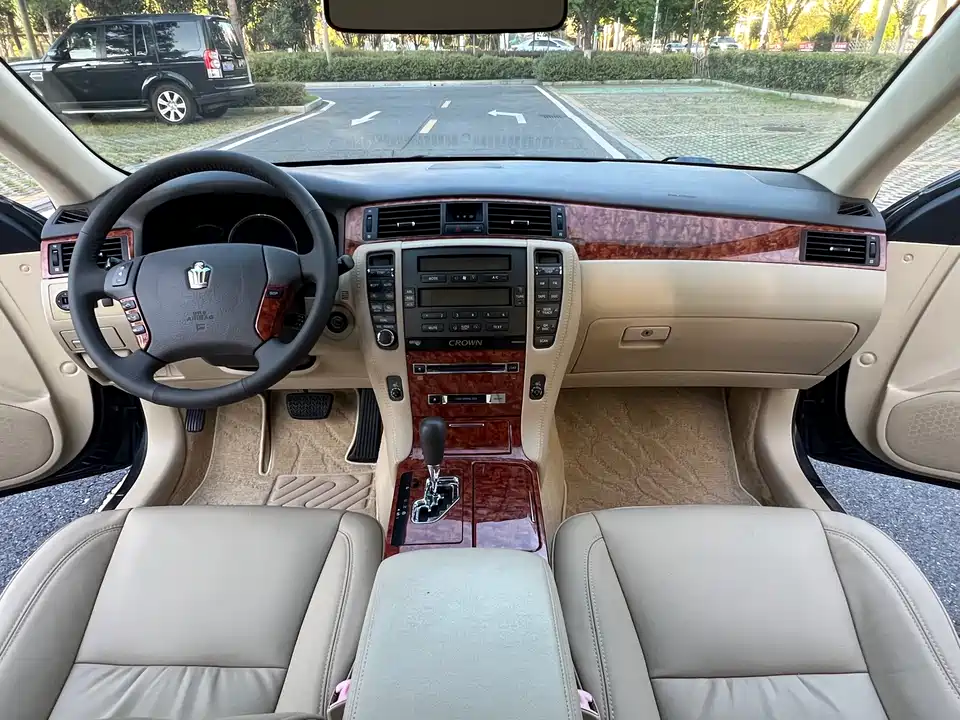Toyota crown