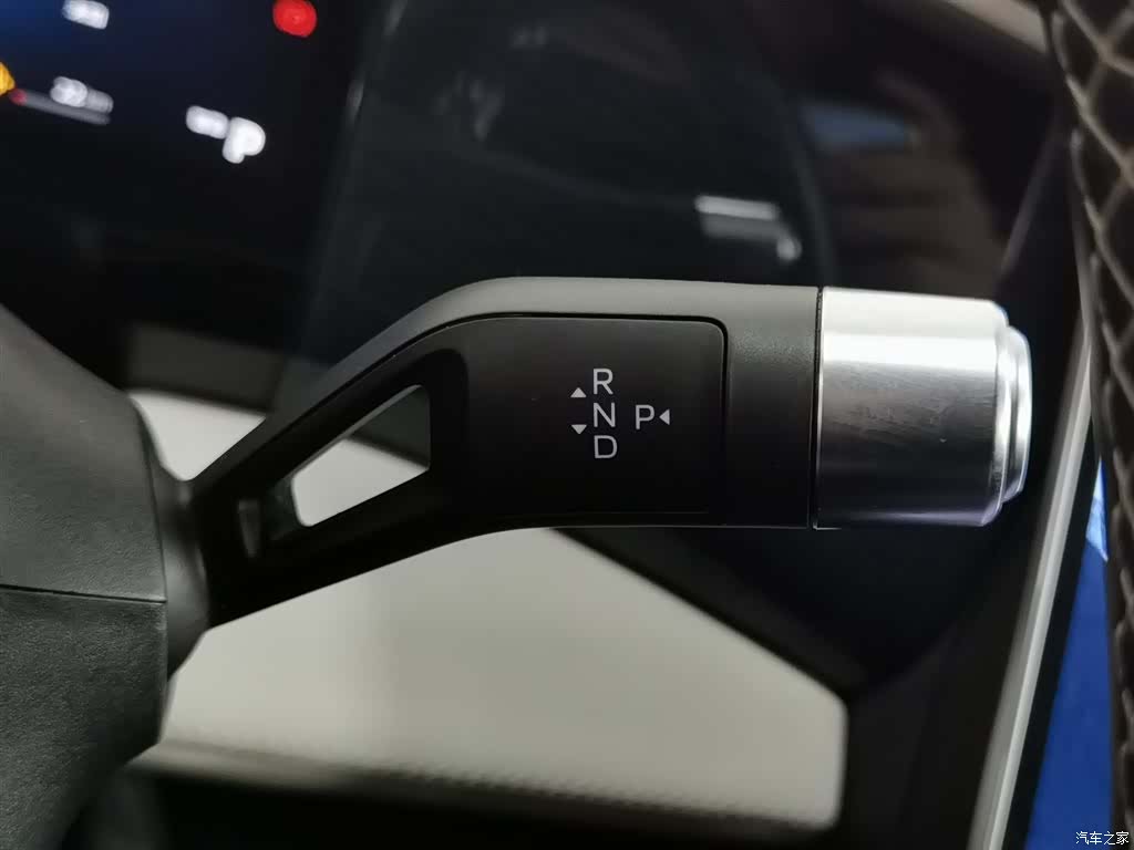 Geely Galaxy L7, 2024 13