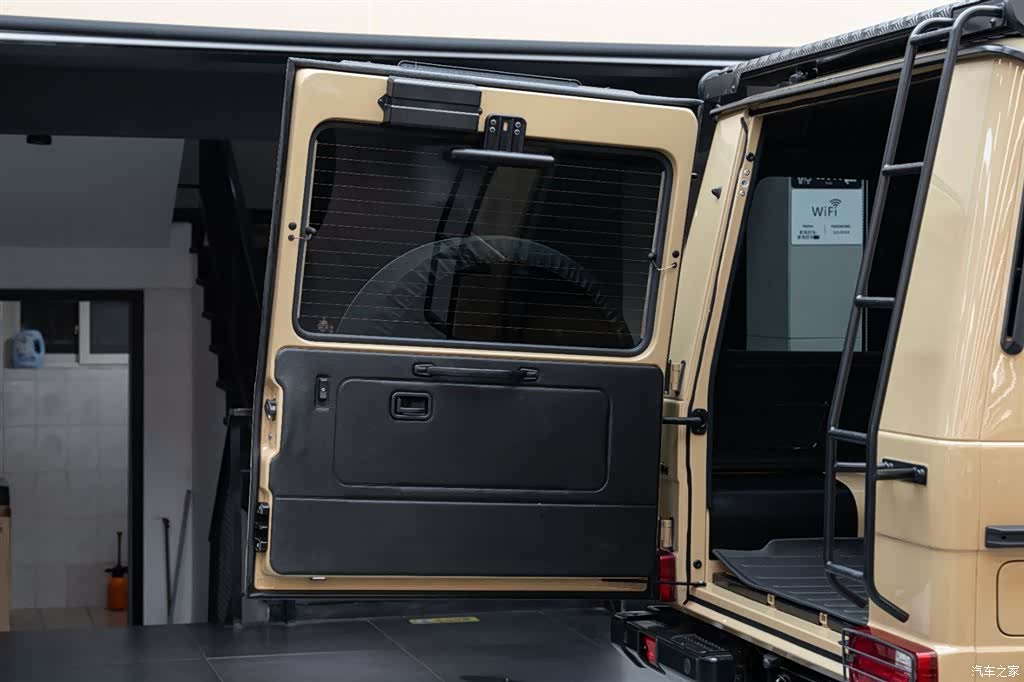Mercedes-Benz G-Class, 2017 20