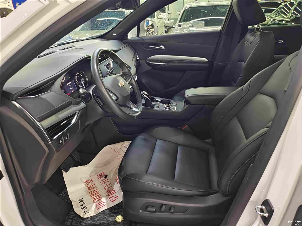 Cadillac XT4, 2020 4