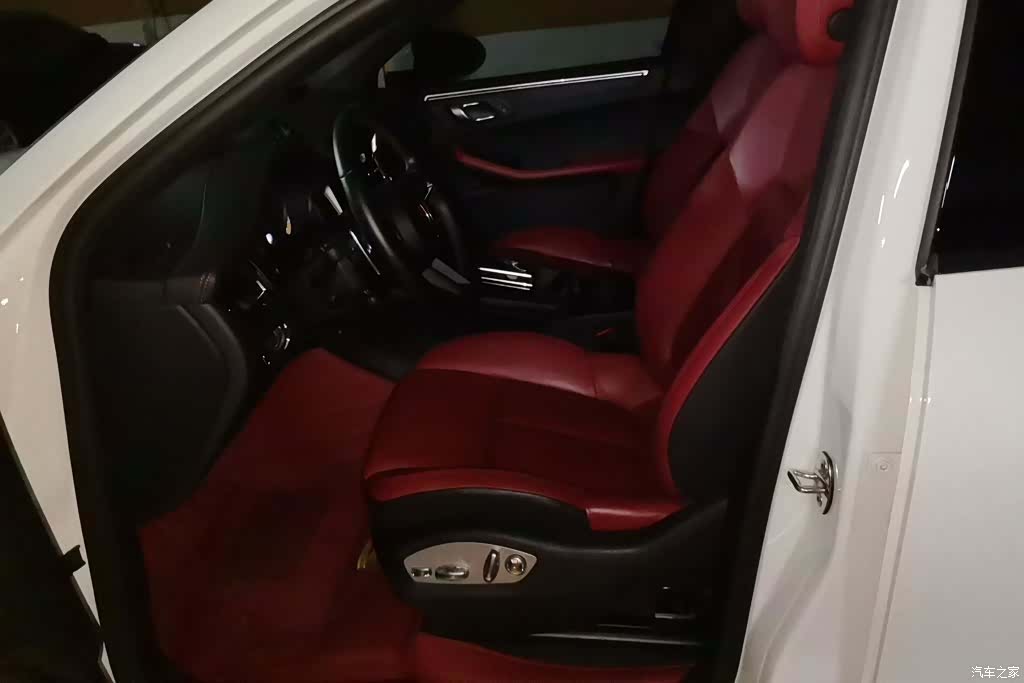 Porsche Macan, 2024 9
