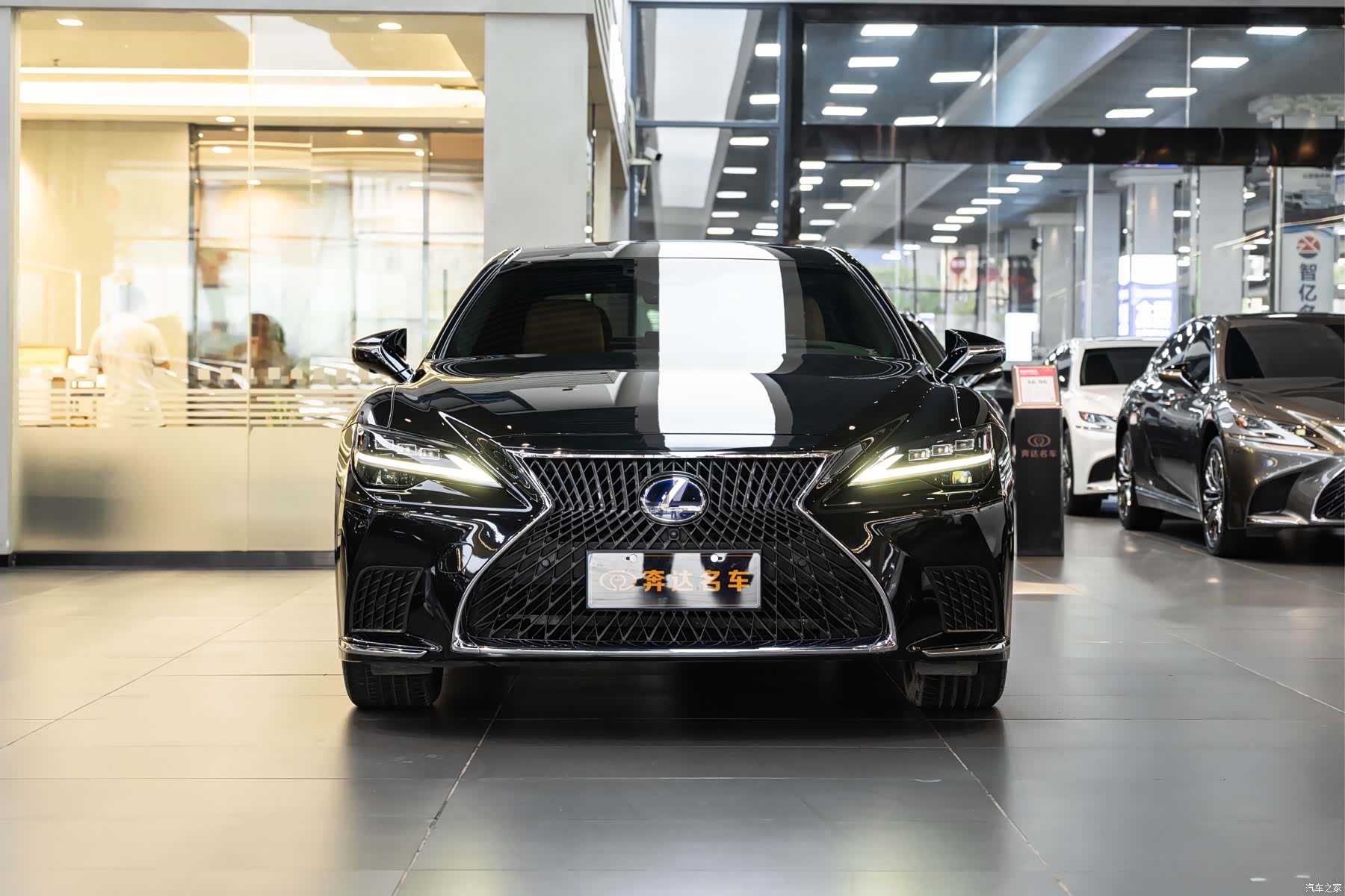 Lexus LS, 2022 2