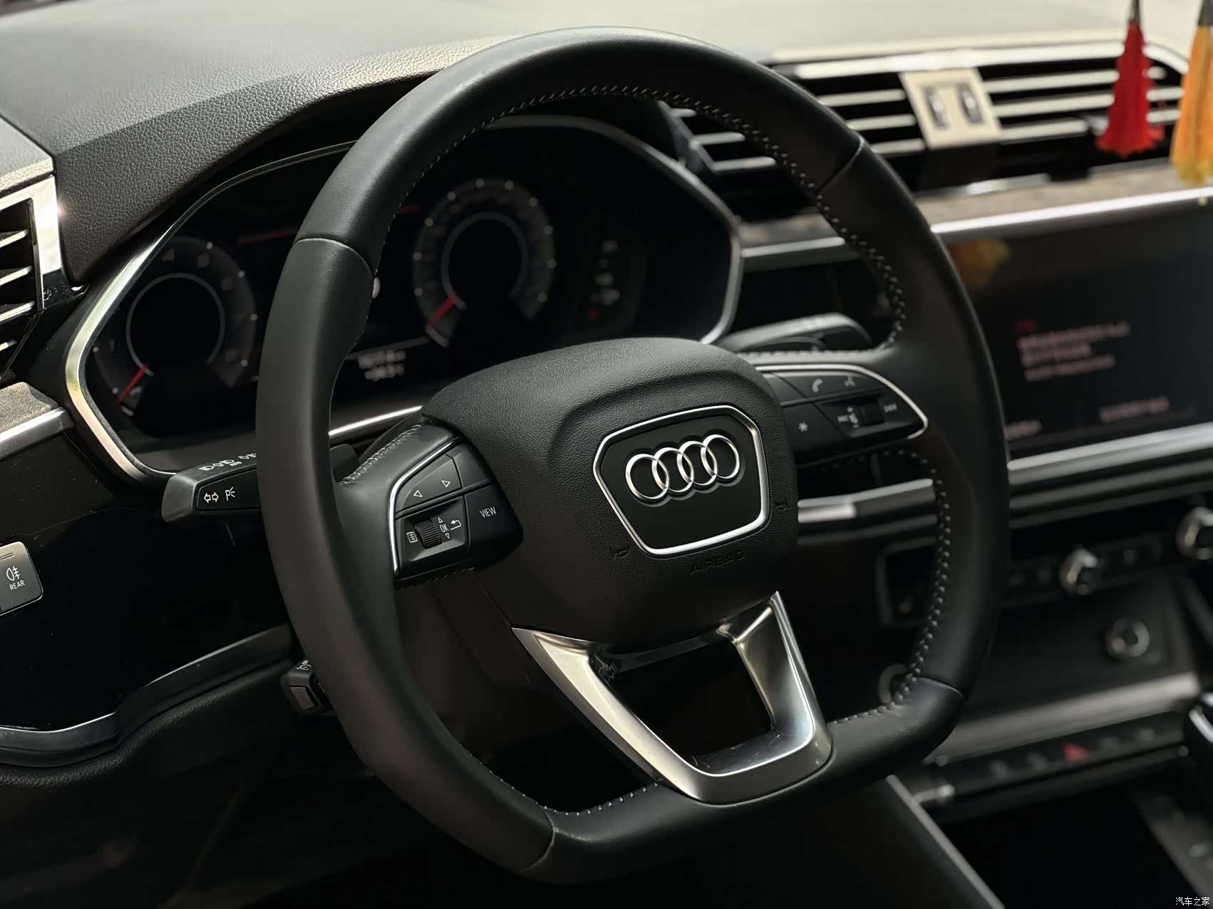 Audi Q3, 2022 все фото