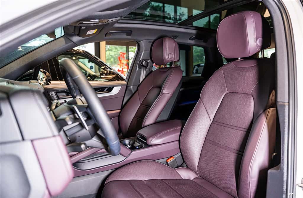 Porsche Cayenne, 2025 8