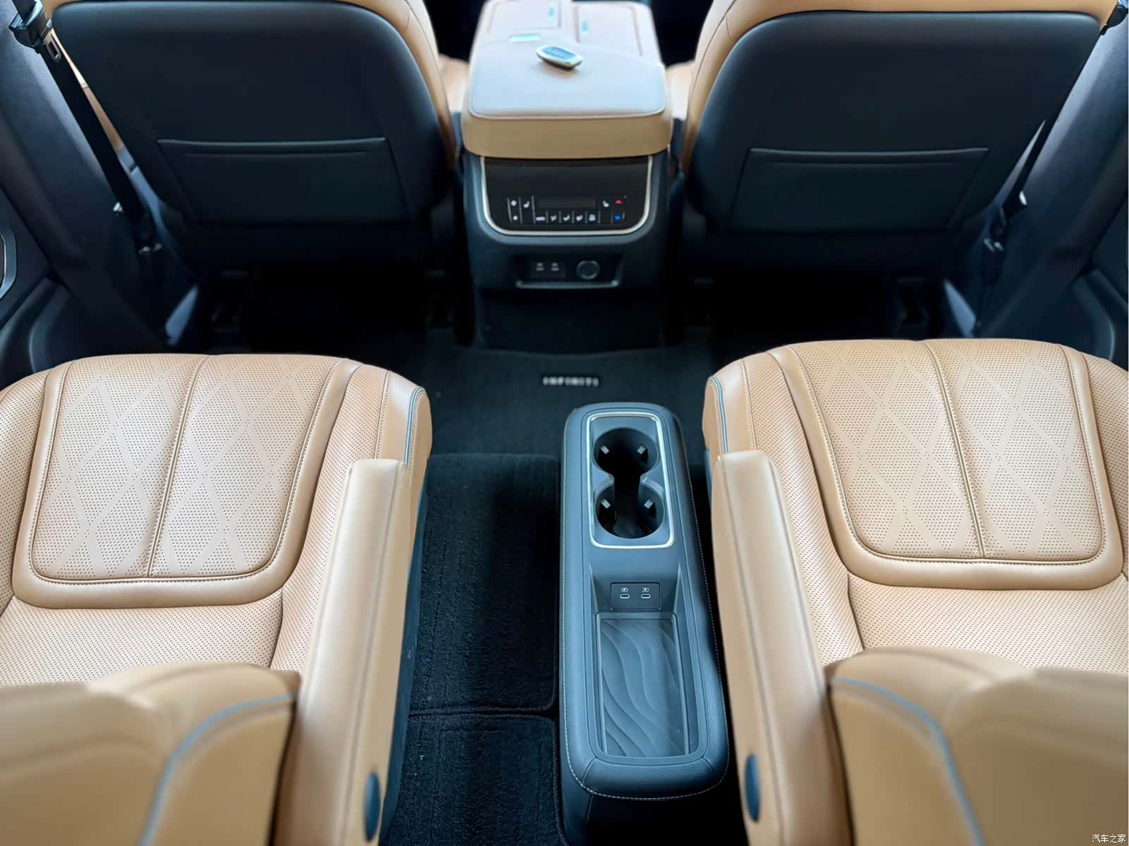 Infiniti QX80, 2025 15