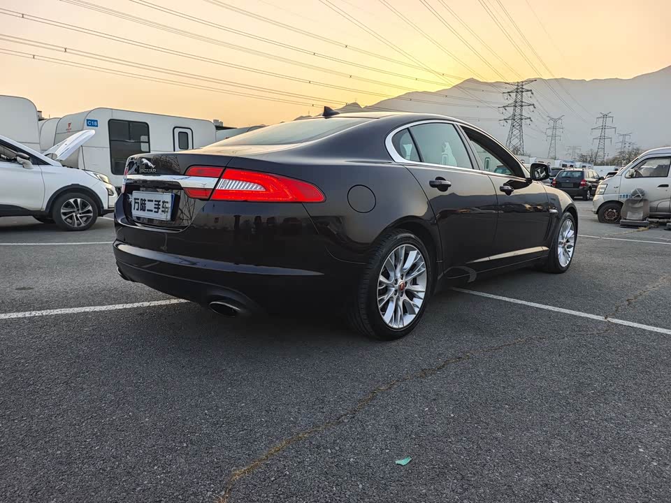 Jaguar XF