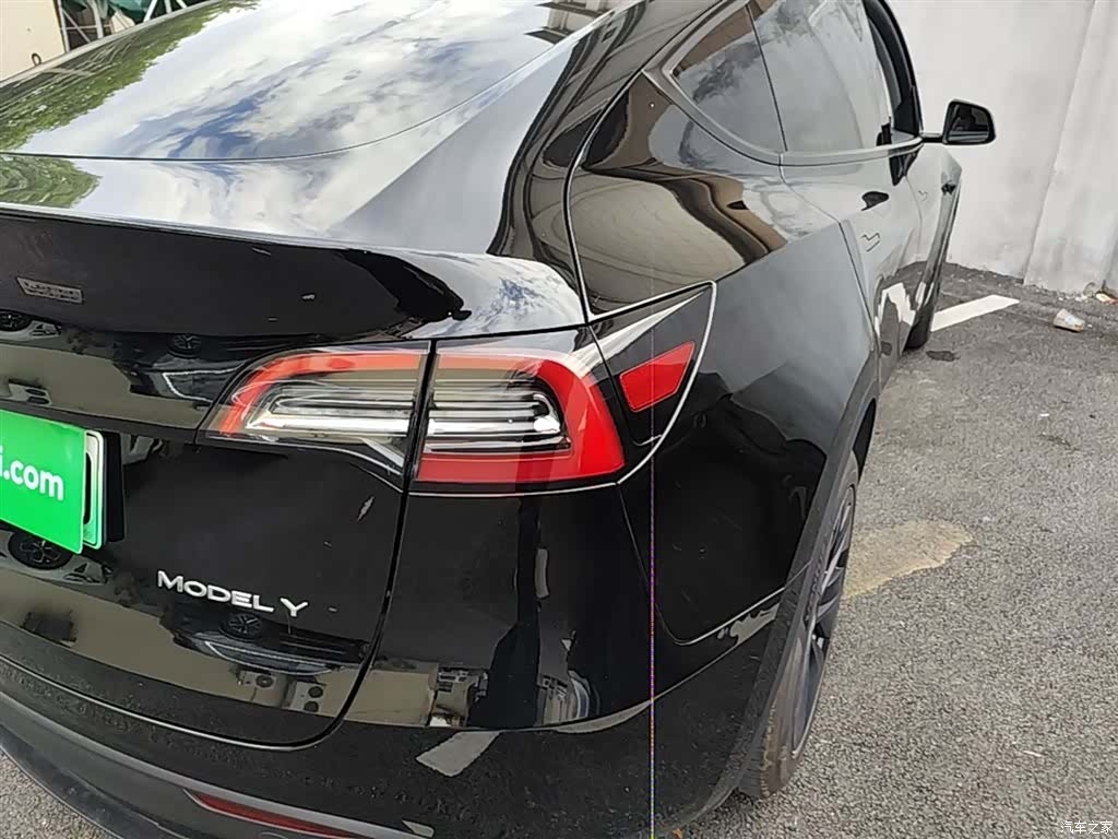 Tesla Model Y, 2024 8