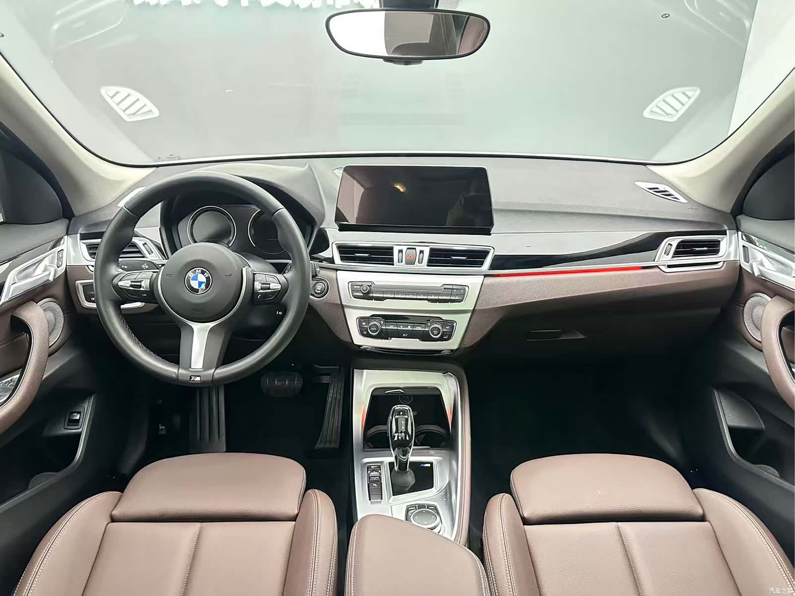 BMW X1, 2022 все фото