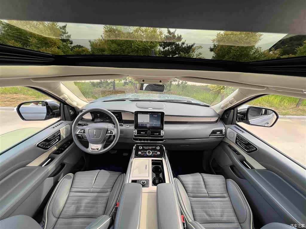 Lincoln Navigator, 2019 16