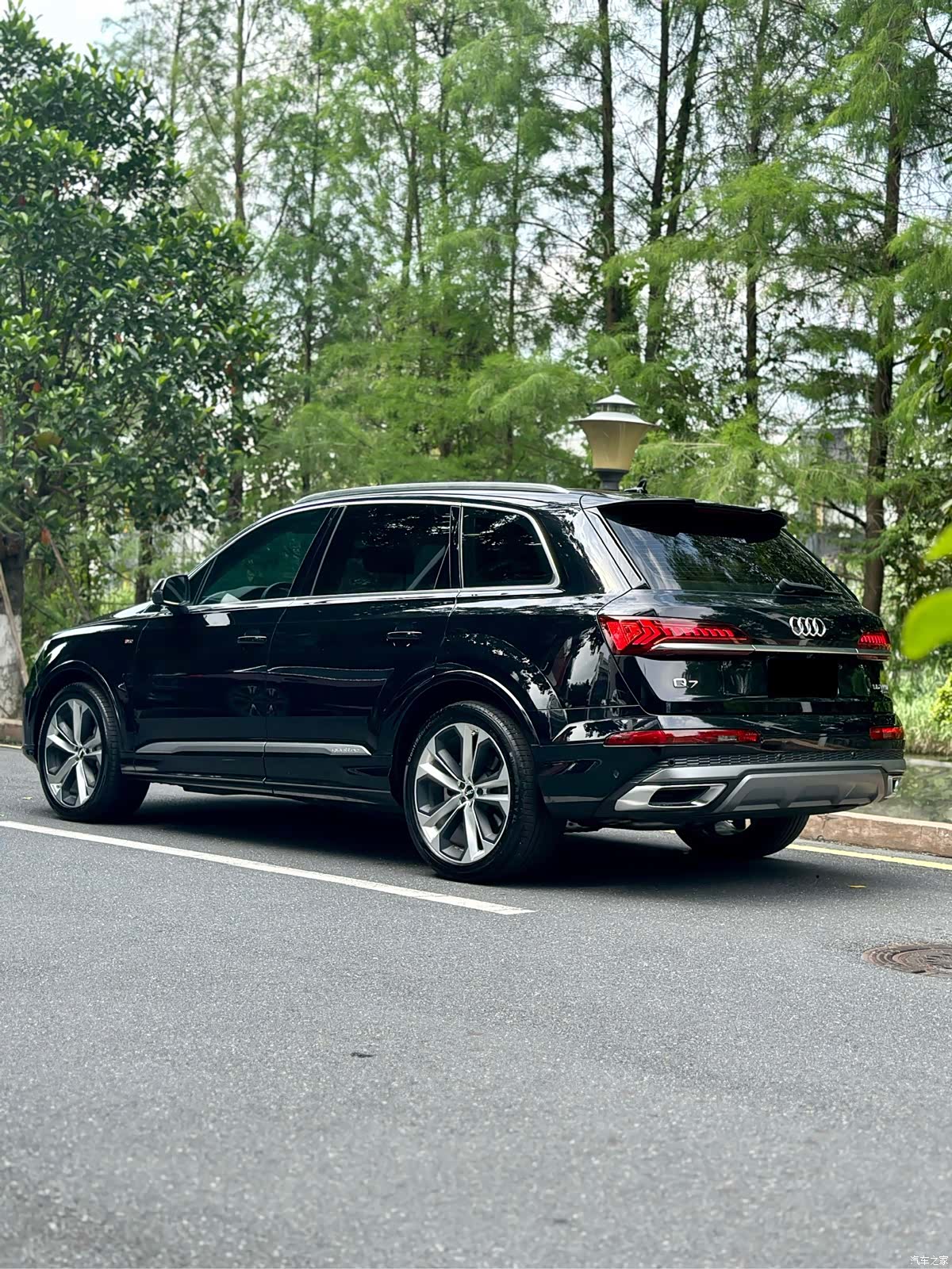 Audi Q7, 2020 все фото