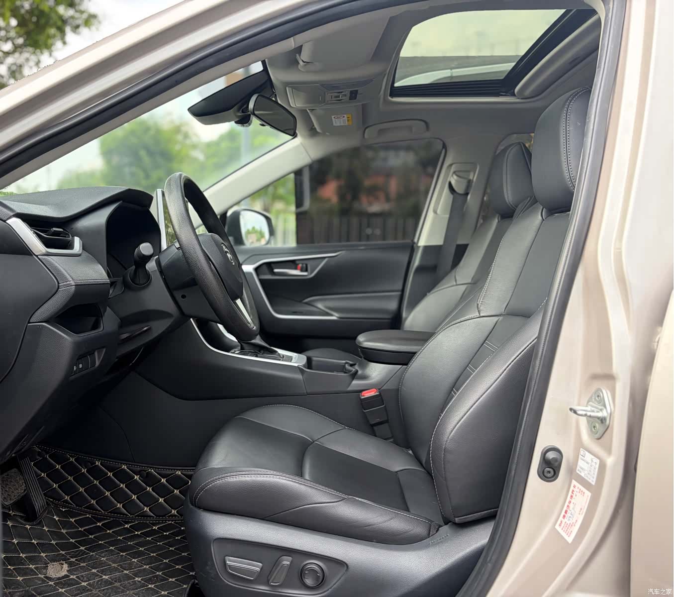 Toyota Wildlander, 2021 3