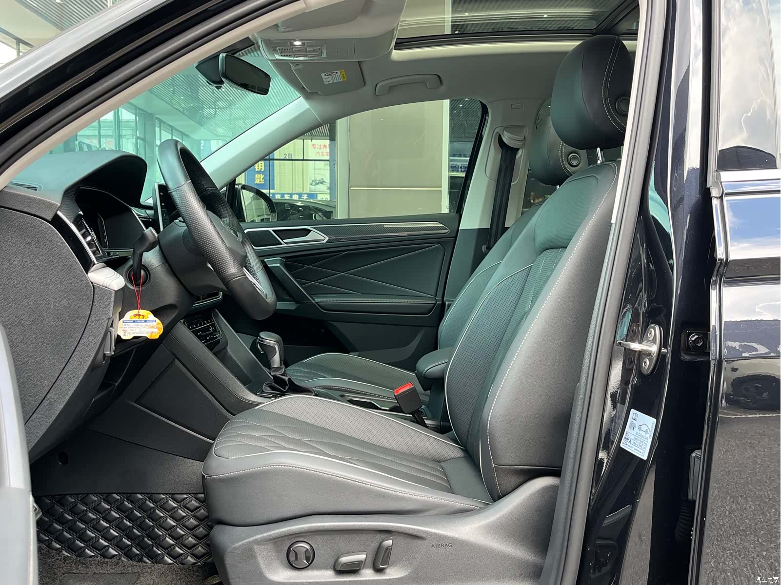 Volkswagen Tiguan L, 2024 все фото