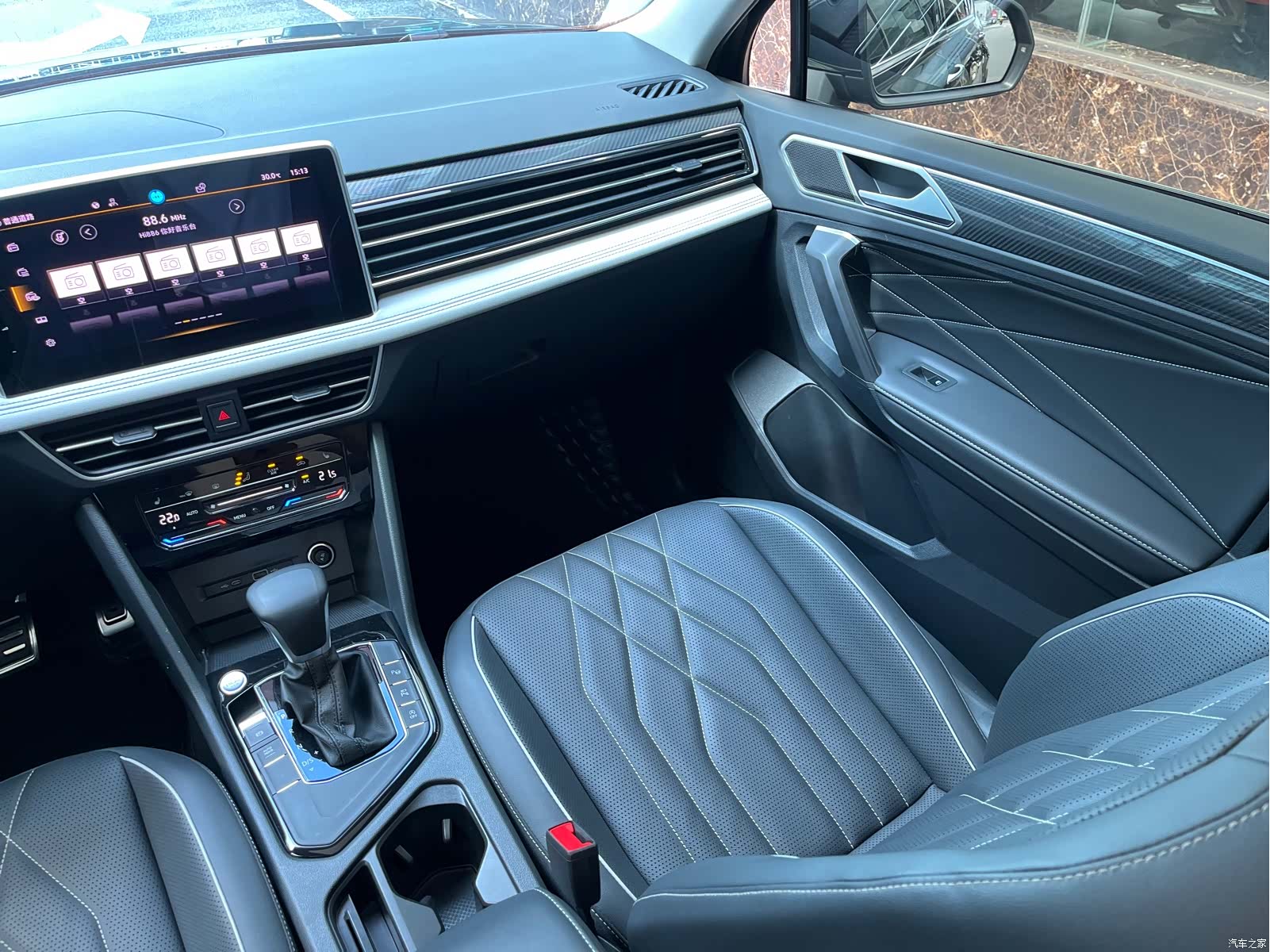 Volkswagen Tiguan L, 2024 10